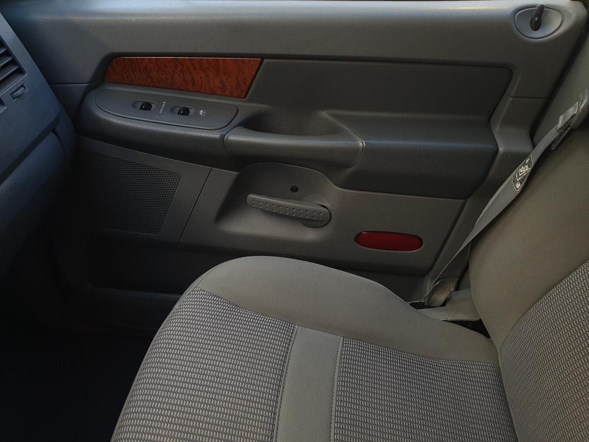 DODGE RAM 1500 4.7L V8 MAGNUM AUTO