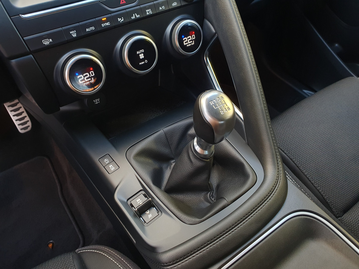 JAGUAR E-PACE 2.0 I4D R-DYNAMIC S