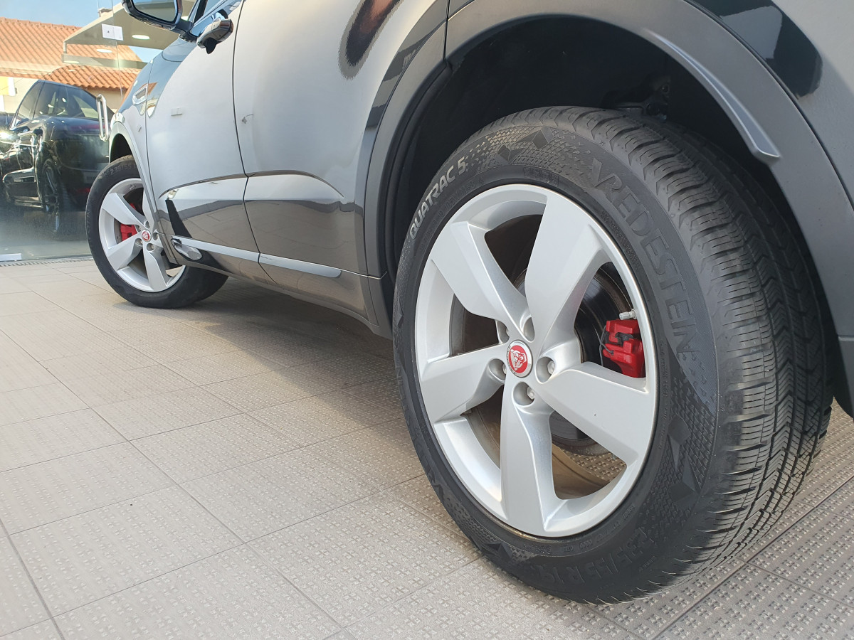 JAGUAR E-PACE 2.0 I4D R-DYNAMIC S