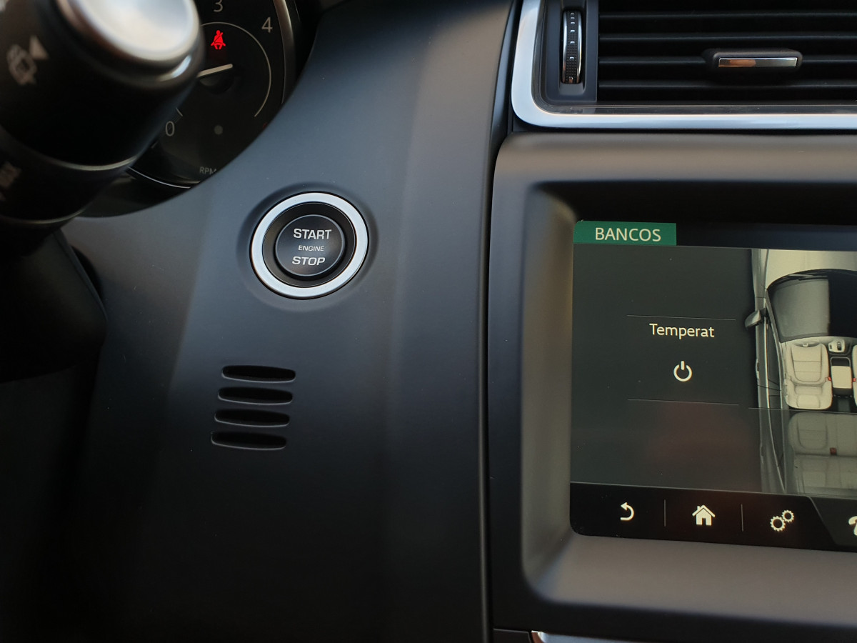 JAGUAR E-PACE 2.0 I4D R-DYNAMIC S