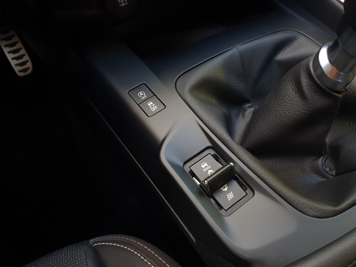 JAGUAR E-PACE 2.0 I4D R-DYNAMIC S