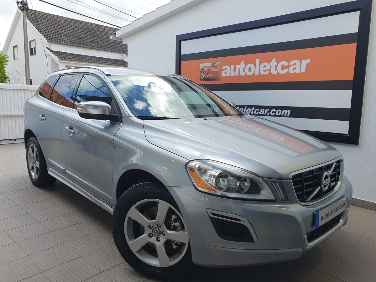 VOLVO XC60 2.0 D4 R-DESIGN