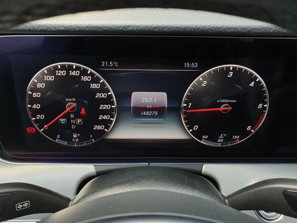 MERCEDES E 220 D STATION AVANTGARDE AUTO