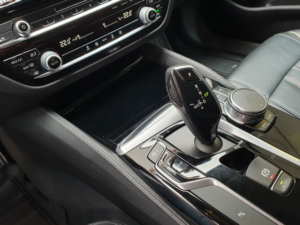 BMW 525 D A TOURING LUXURY LINE AUTO