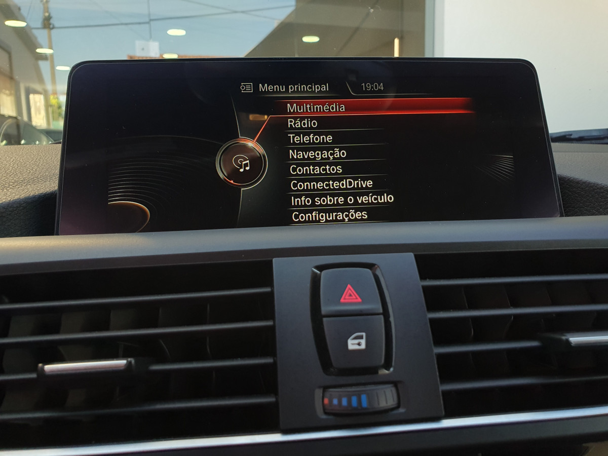 BMW 228 I XDRIVE SPORT AUTO