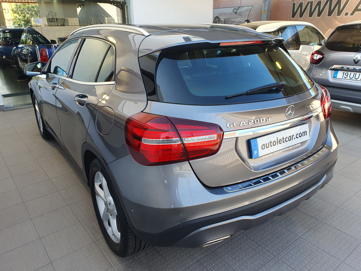 MERCEDES GLA 200 D URBAN