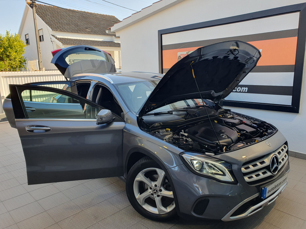 MERCEDES GLA 200 D URBAN