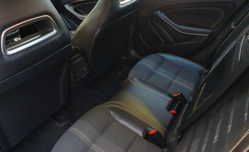 MERCEDES GLA 200 D URBAN