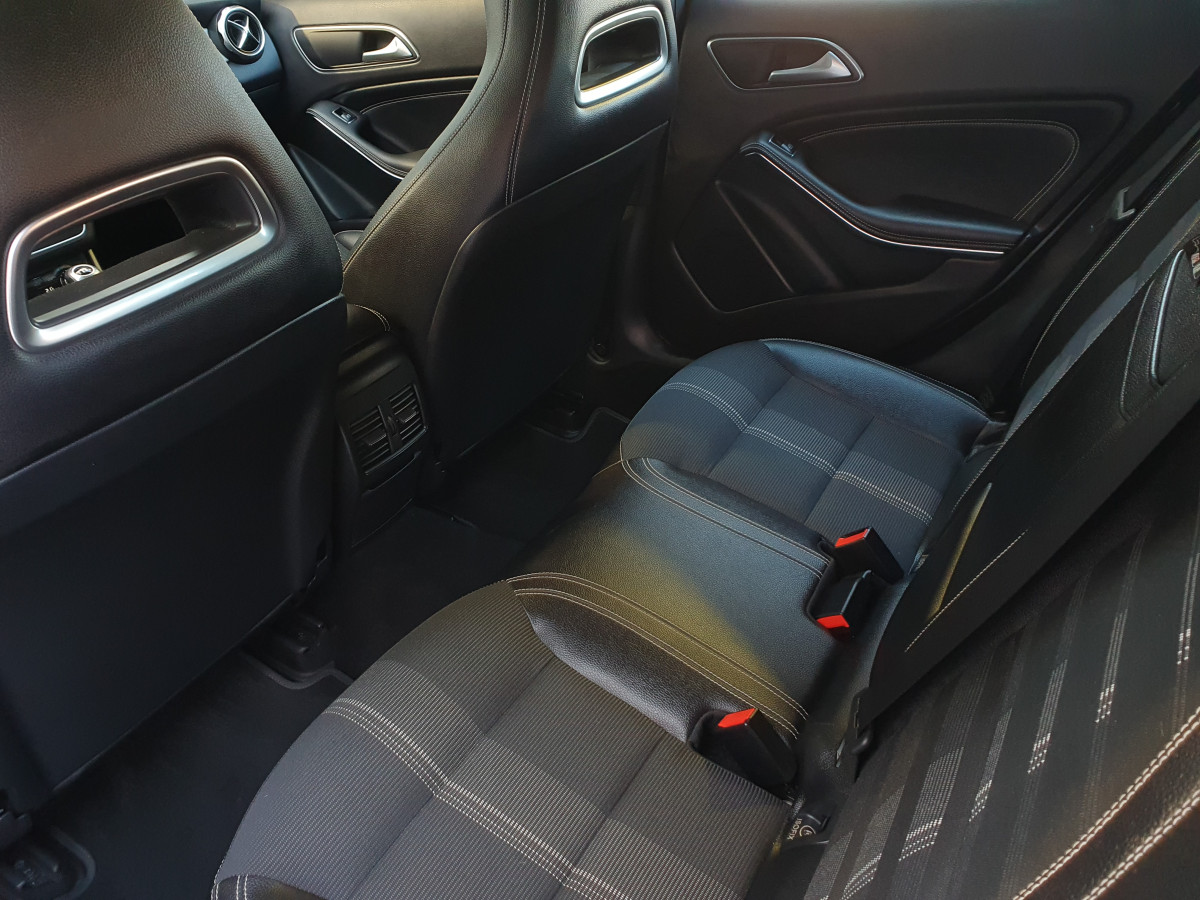 MERCEDES GLA 200 D URBAN