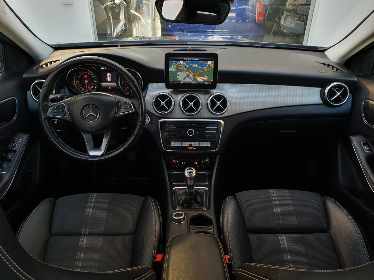 MERCEDES GLA 200 D URBAN