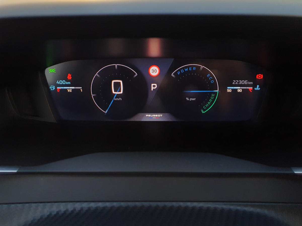 PEUGEOT 2008 1.2 HYBRID ALLURE AUTO