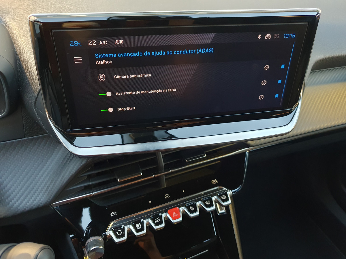 PEUGEOT 2008 1.2 HYBRID ALLURE AUTO