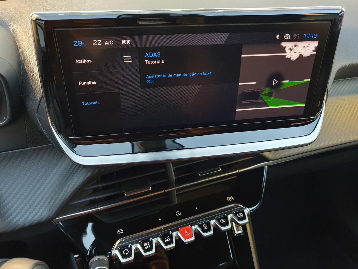 PEUGEOT 2008 1.2 HYBRID ALLURE AUTO