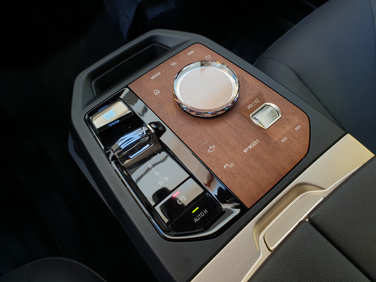 BMW IX XDRIVE 40 PACK DESPORTIVO