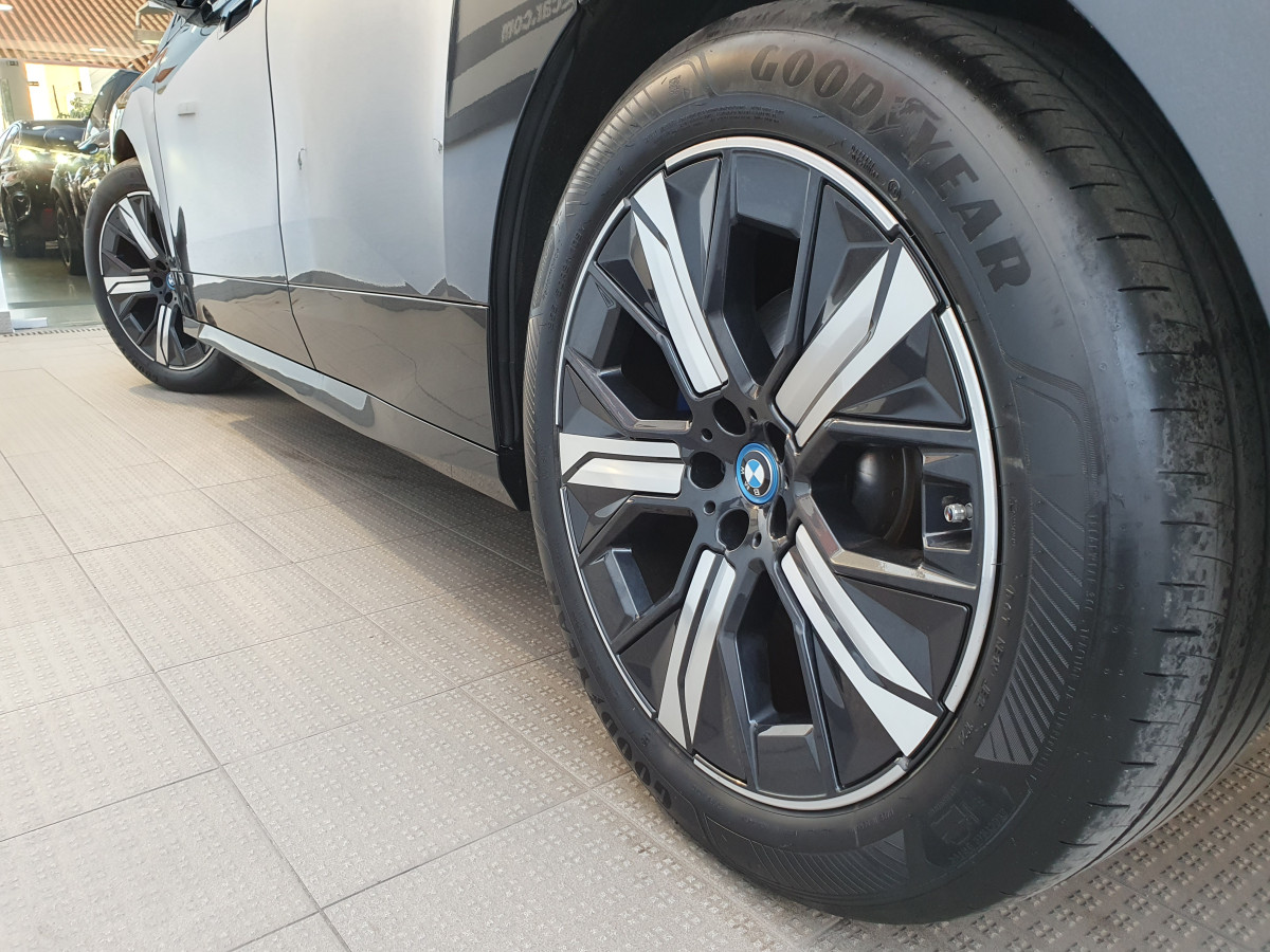 BMW IX XDRIVE 40 PACK DESPORTIVO