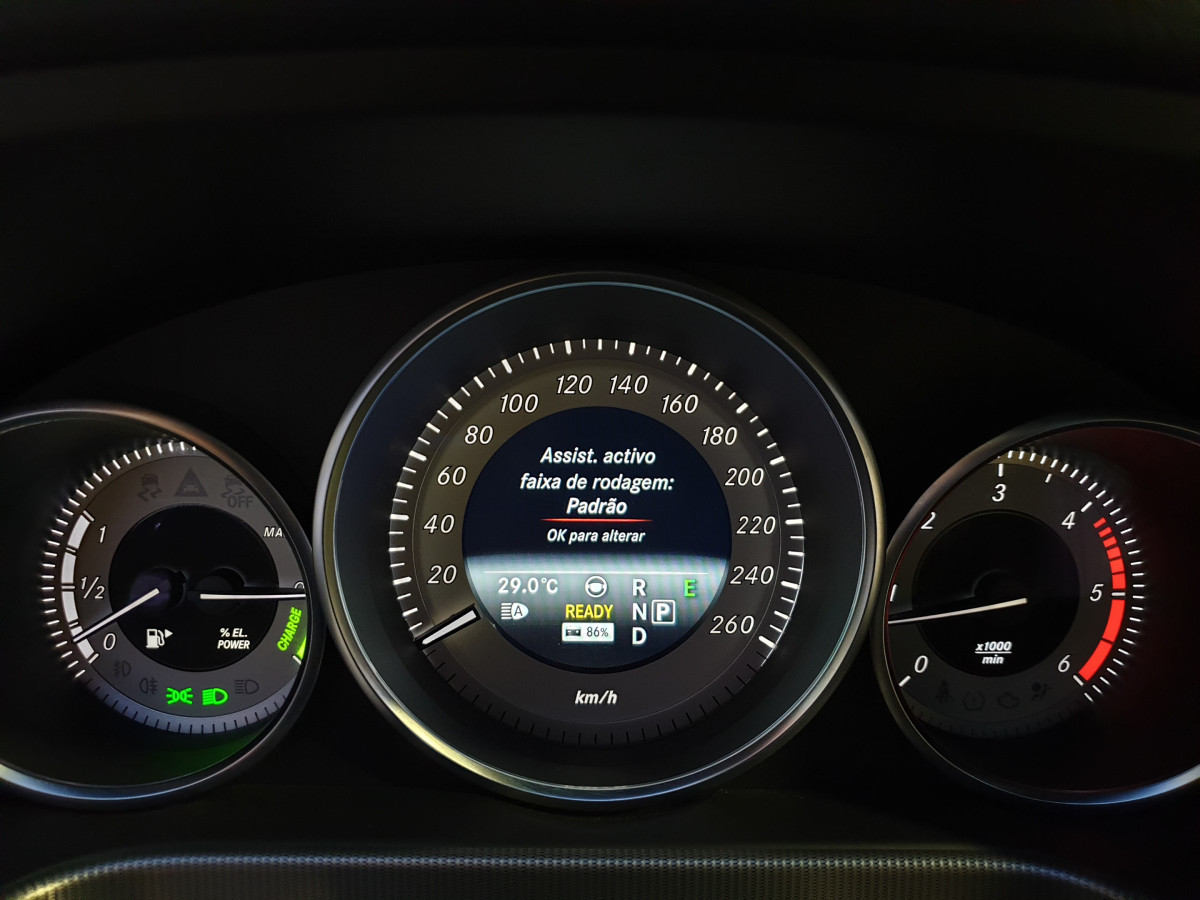 MERCEDES E 300 BLUETEC HYBRID STATION AMG EDITION