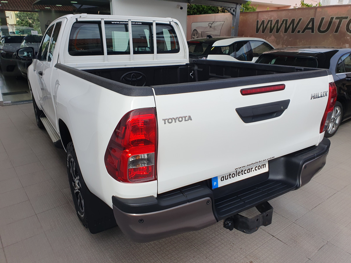 TOYOTA HILUX 2.4 D4D 4X4 3L