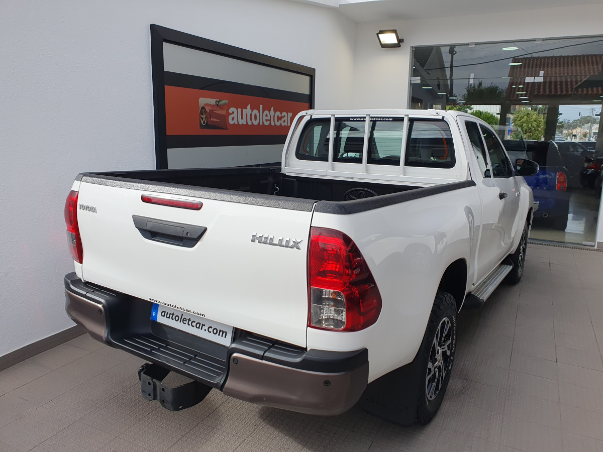 TOYOTA HILUX 2.4 D4D 4X4 3L