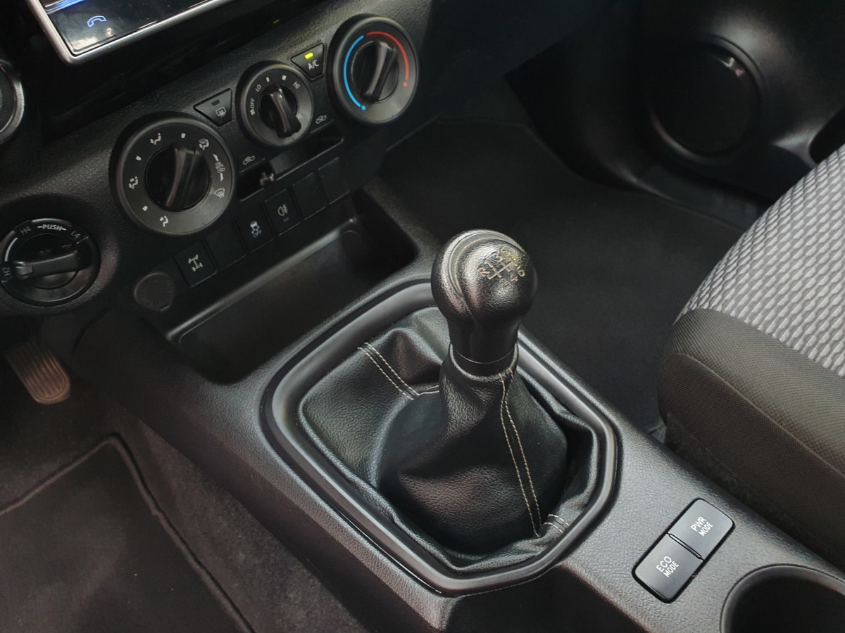 TOYOTA HILUX 2.4 D4D 4X4 3L