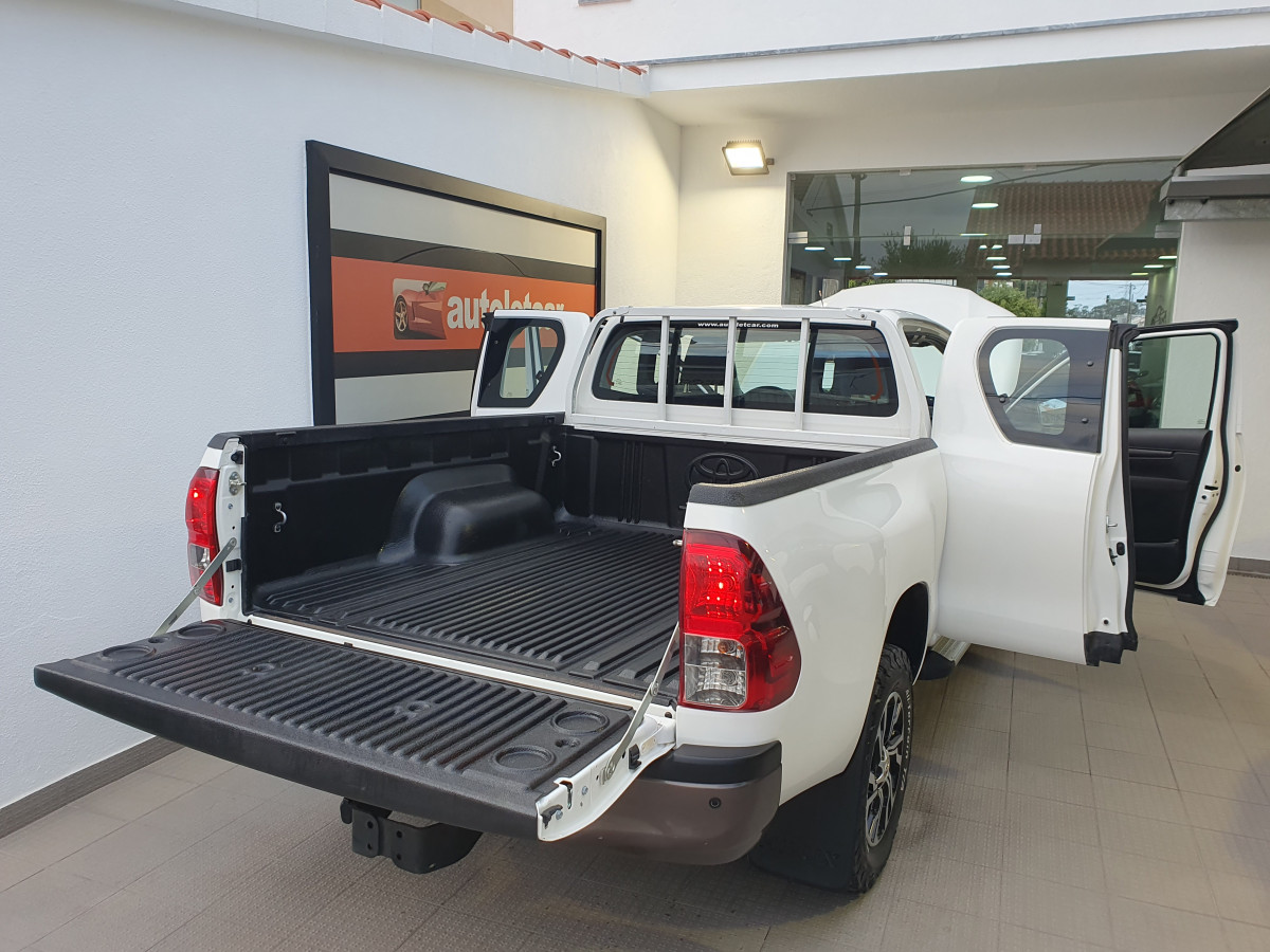 TOYOTA HILUX 2.4 D4D 4X4 3L