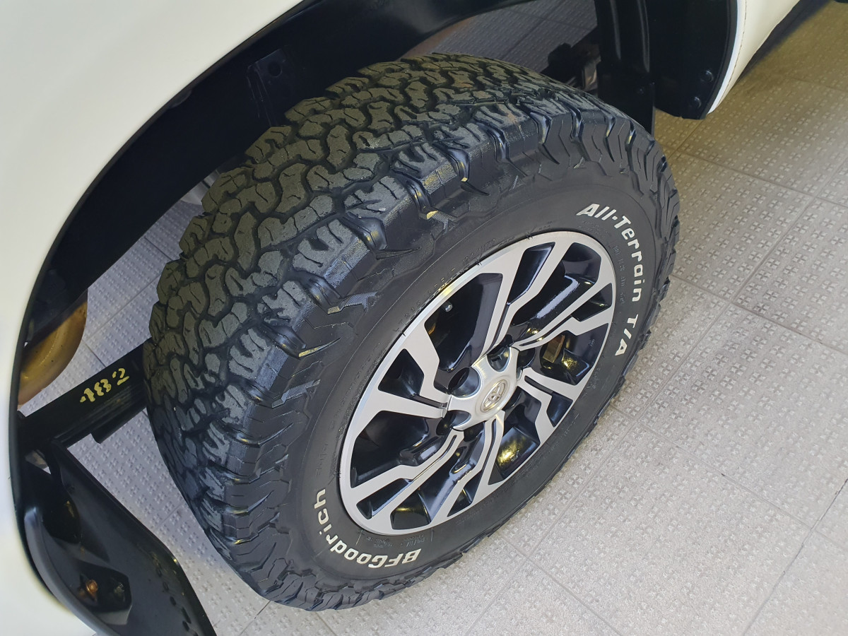 TOYOTA HILUX 2.4 D4D 4X4 3L