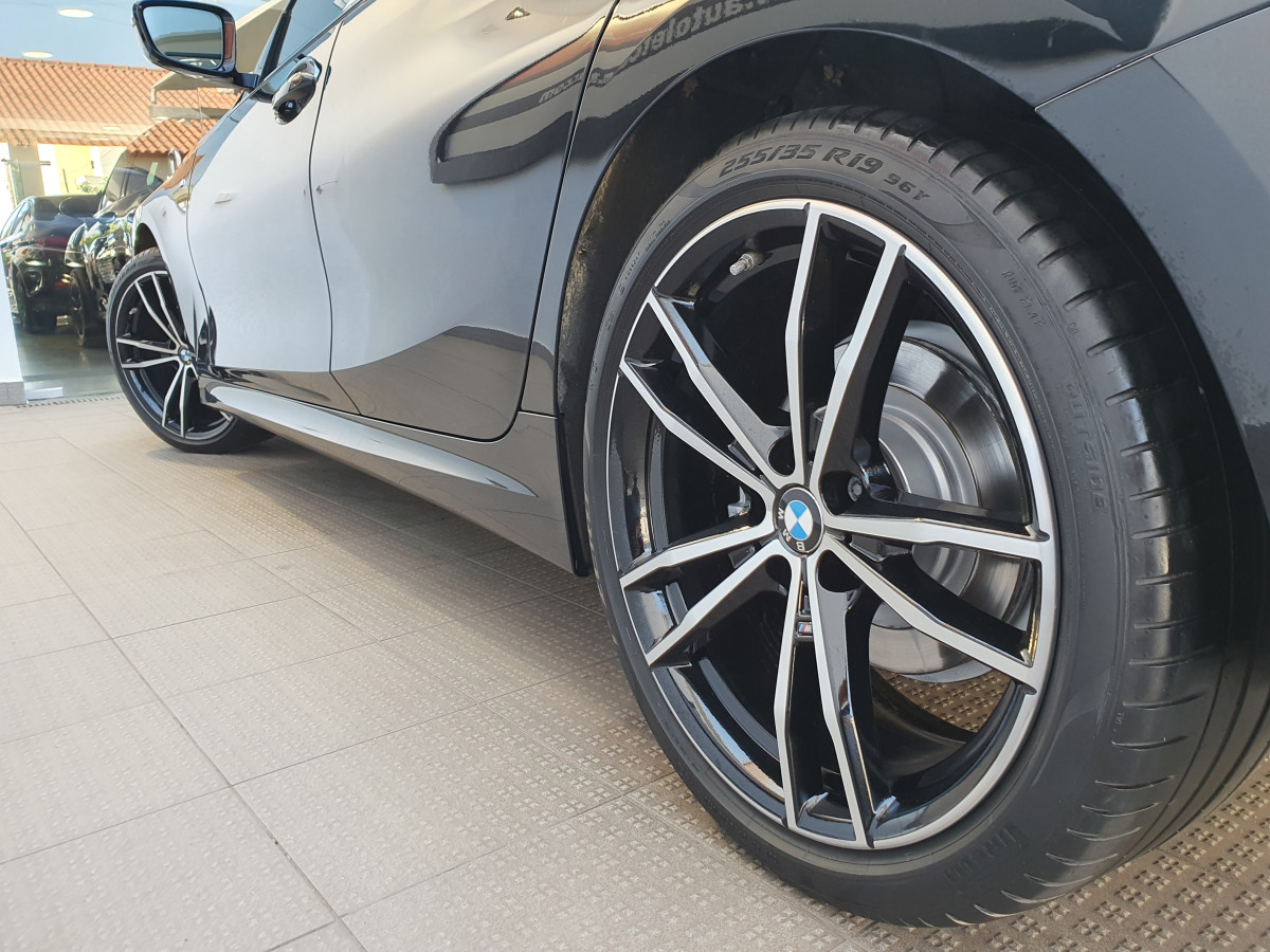 BMW 318 D TOURING PACK M