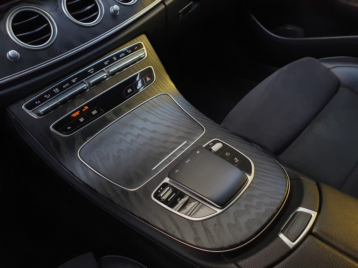 MERCEDES E 300 DE STATION AMG LINE