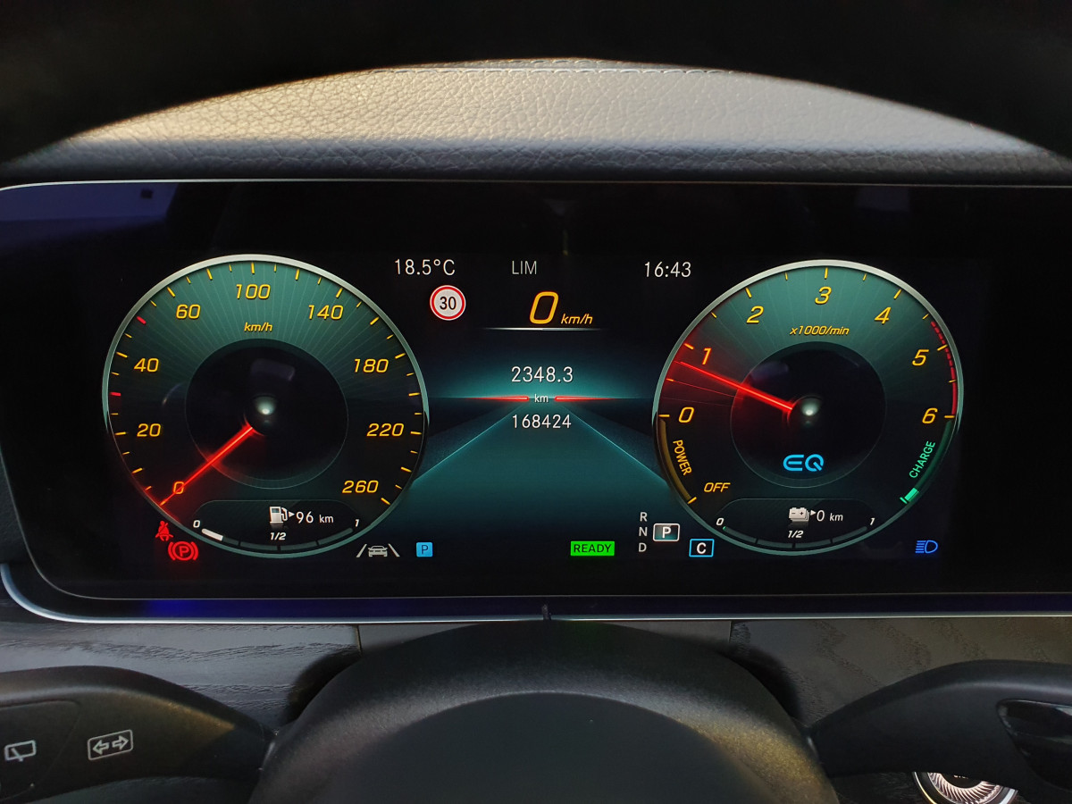 MERCEDES E 300 DE STATION AMG LINE