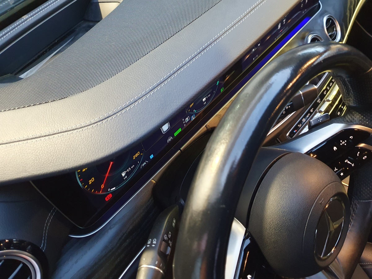 MERCEDES E 300 DE STATION AMG LINE