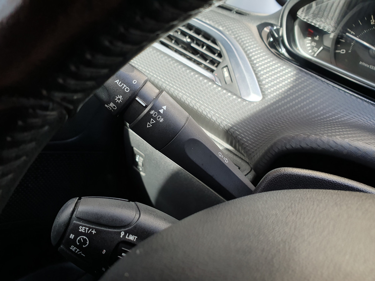 PEUGEOT 2008 1.6 BLUE-HDI STYLE