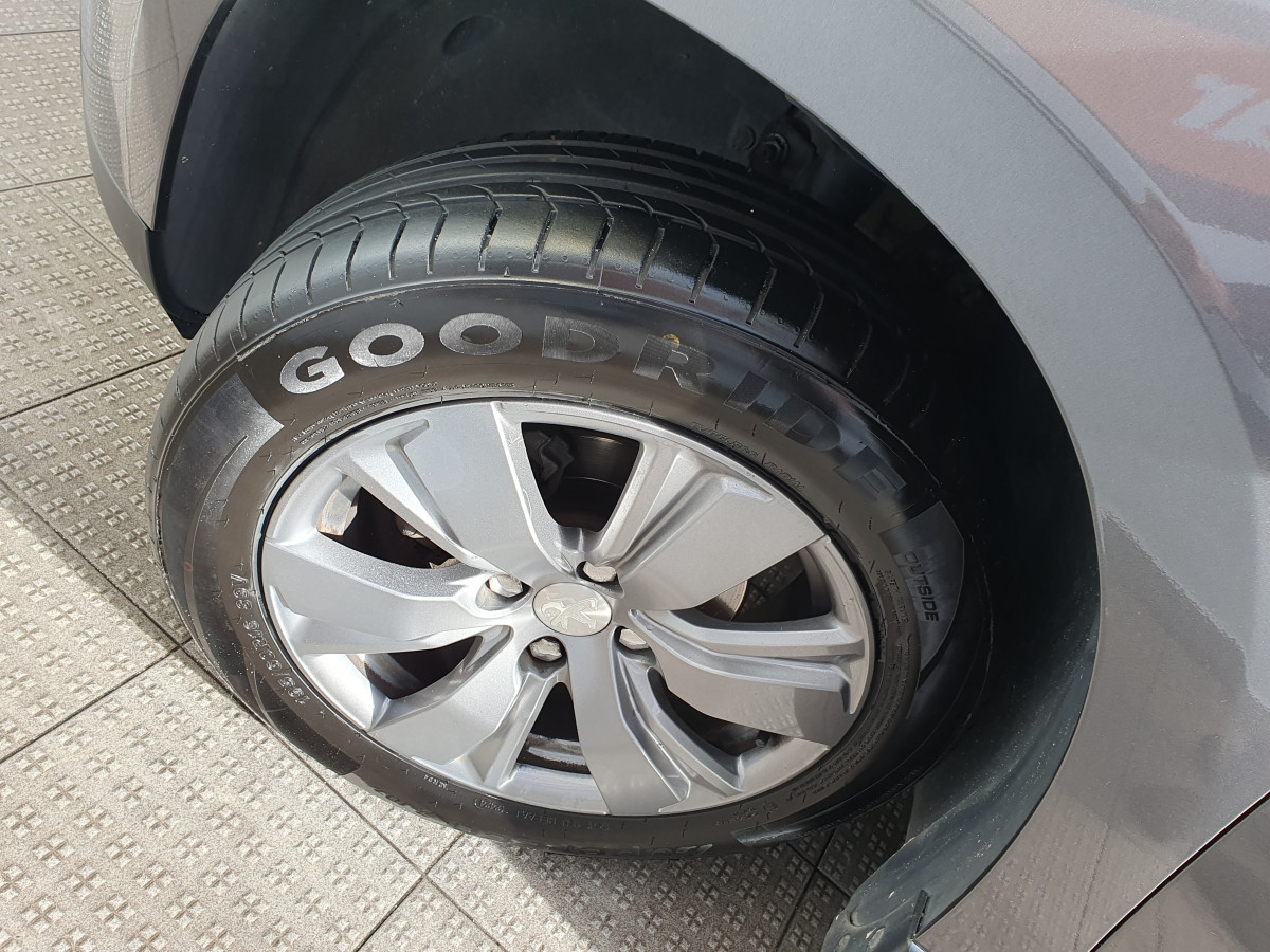 PEUGEOT 2008 1.6 BLUE-HDI STYLE