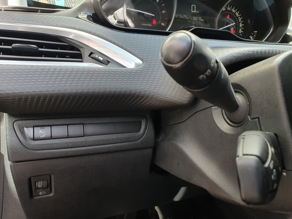 PEUGEOT 2008 1.6 BLUE-HDI STYLE