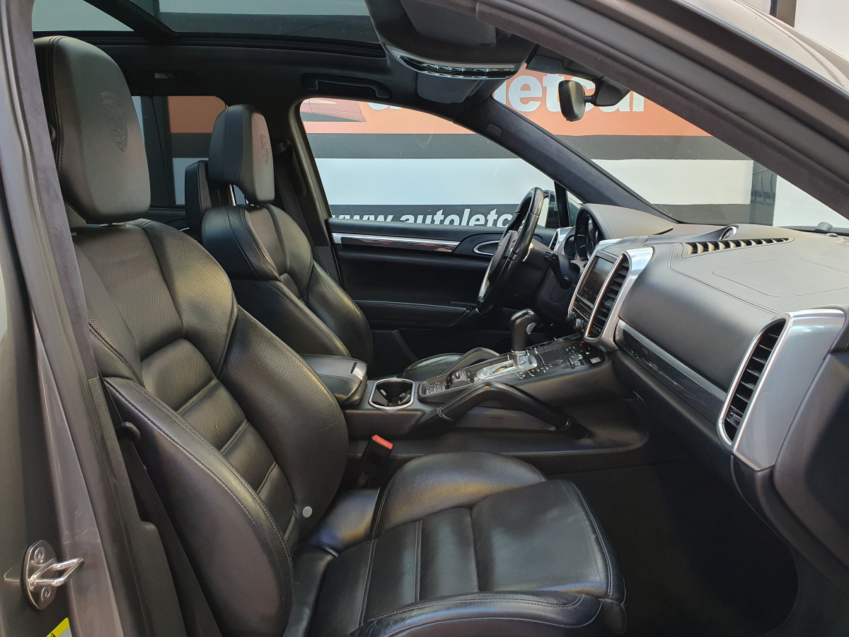 PORSCHE CAYENNE S HYBRID