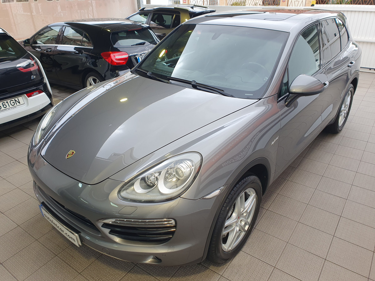 PORSCHE CAYENNE S HYBRID