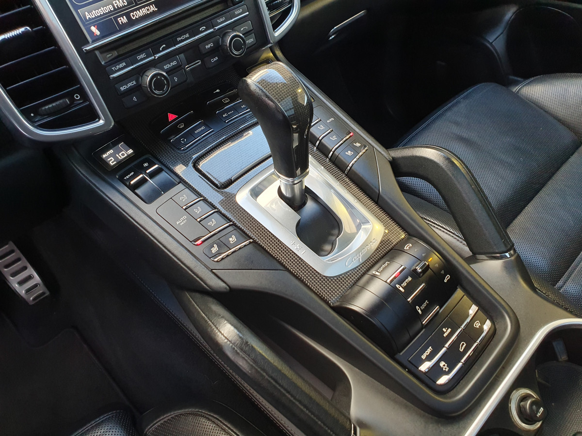 PORSCHE CAYENNE S HYBRID