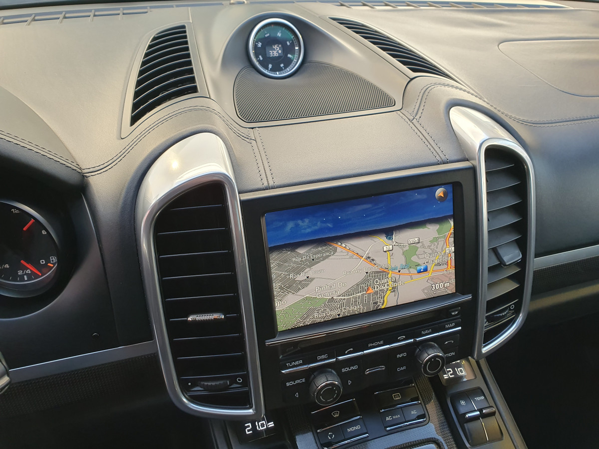 PORSCHE CAYENNE S HYBRID