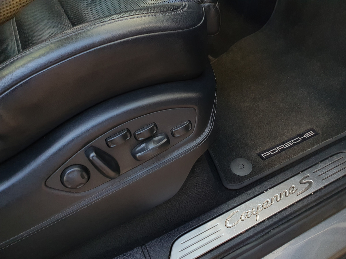 PORSCHE CAYENNE S HYBRID