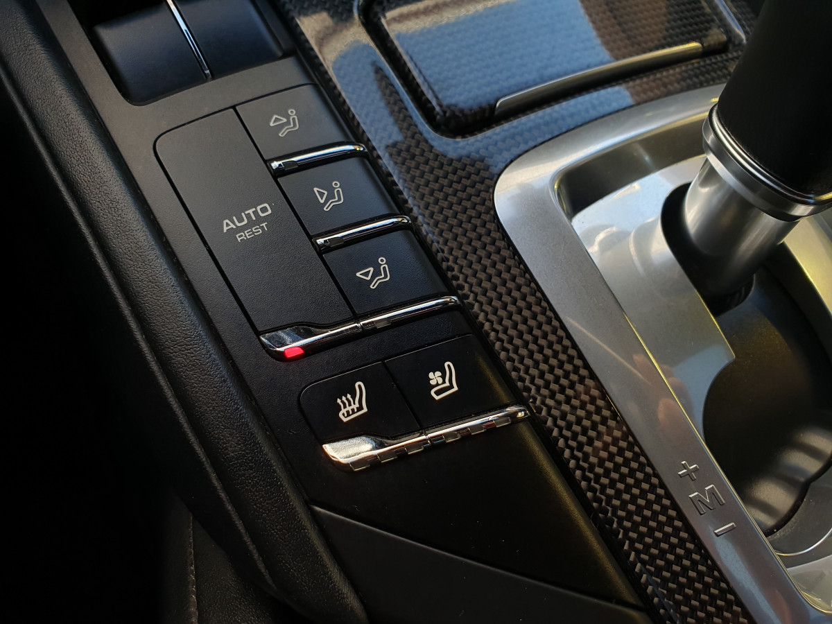 PORSCHE CAYENNE S HYBRID