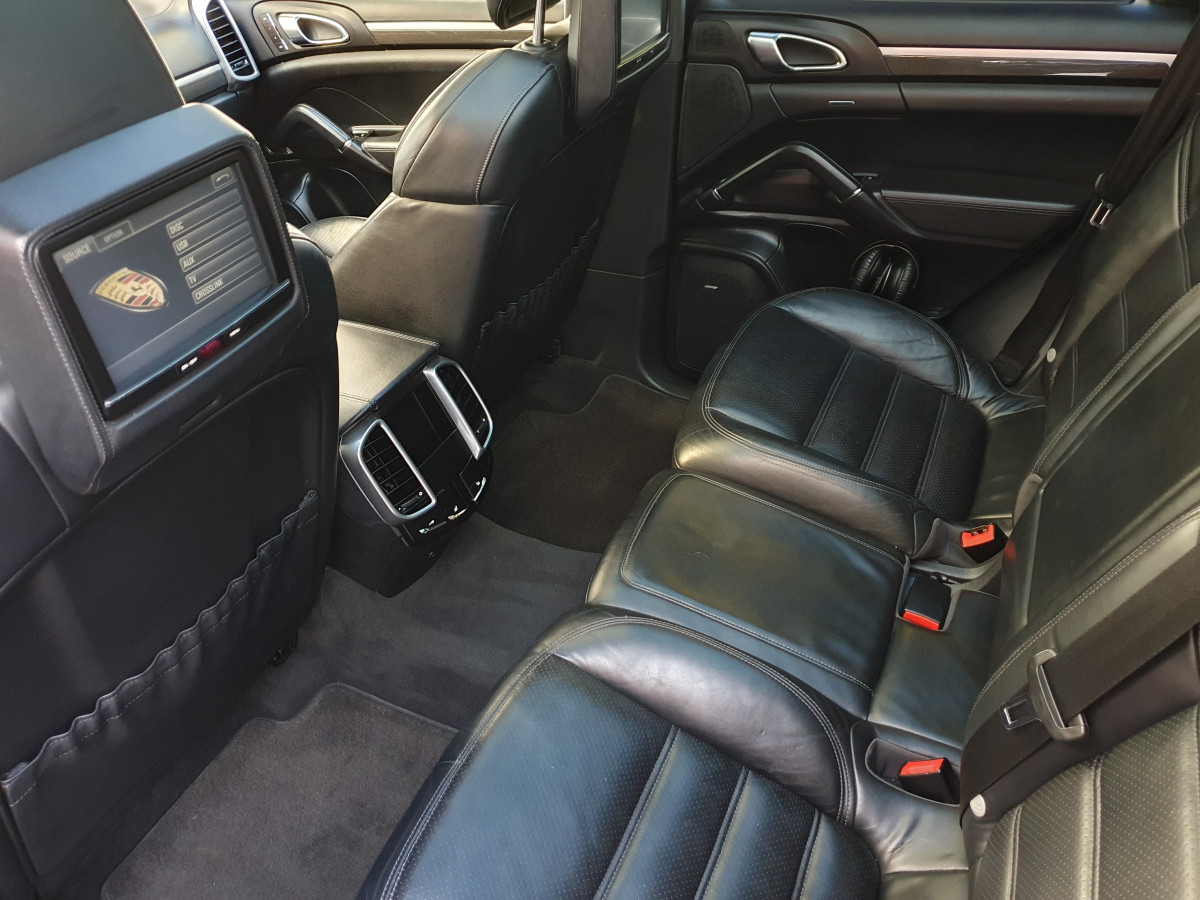 PORSCHE CAYENNE S HYBRID