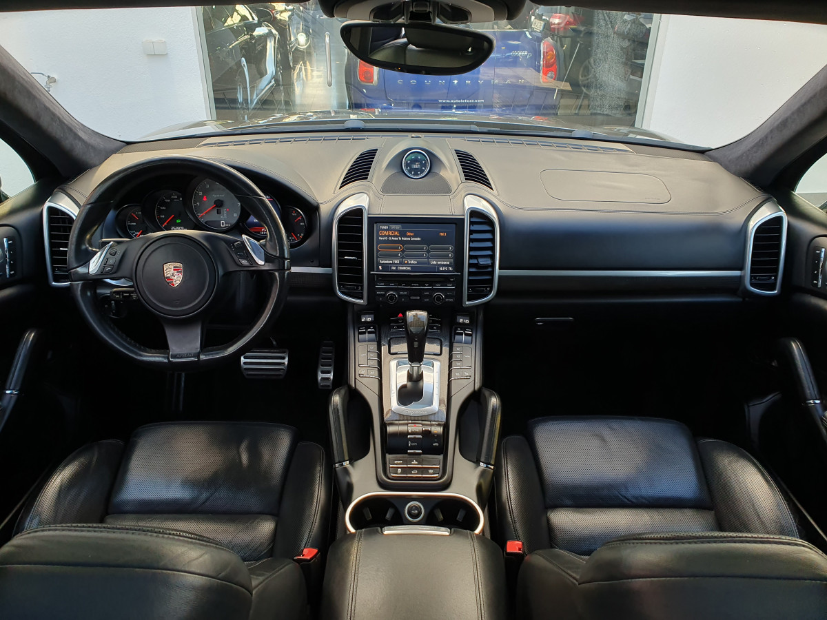 PORSCHE CAYENNE S HYBRID