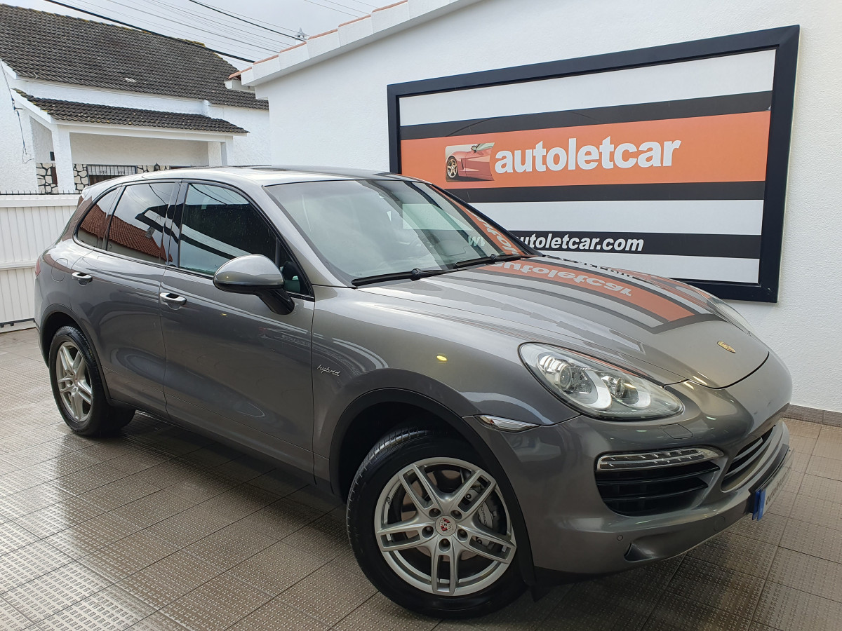 PORSCHE CAYENNE S HYBRID