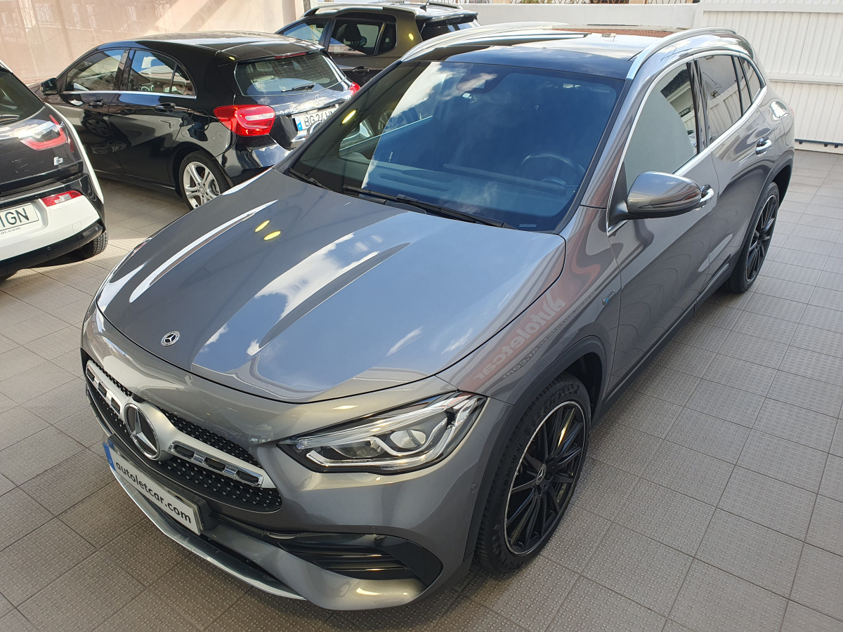 MERCEDES GLA 250 E AMG LINE