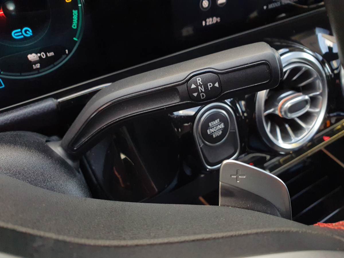 MERCEDES GLA 250 E AMG LINE