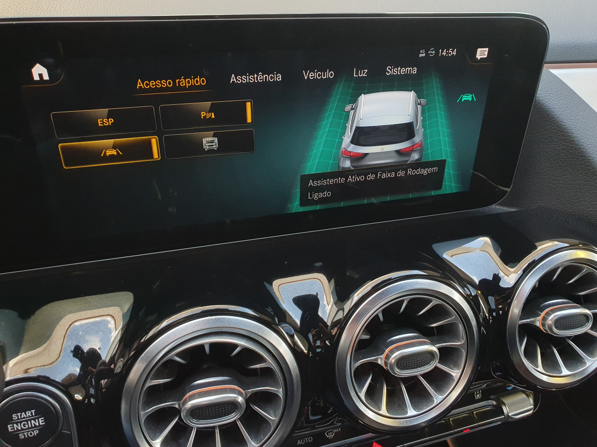 MERCEDES GLA 250 E AMG LINE