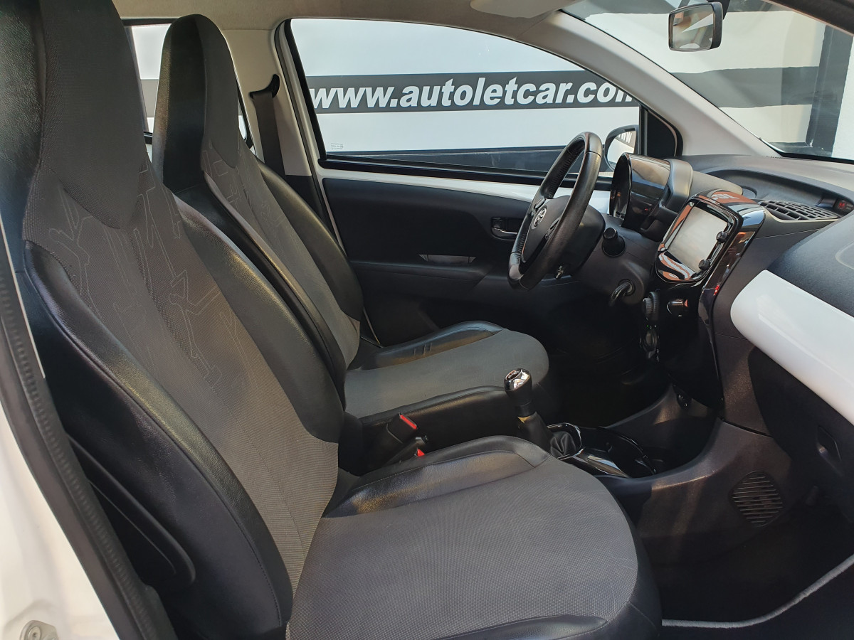 TOYOTA AYGO 1.0 X-PLAY X-TOUCH AC PLUS