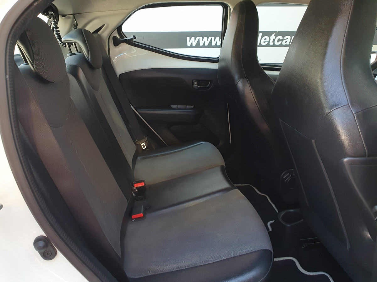 TOYOTA AYGO 1.0 X-PLAY X-TOUCH AC PLUS