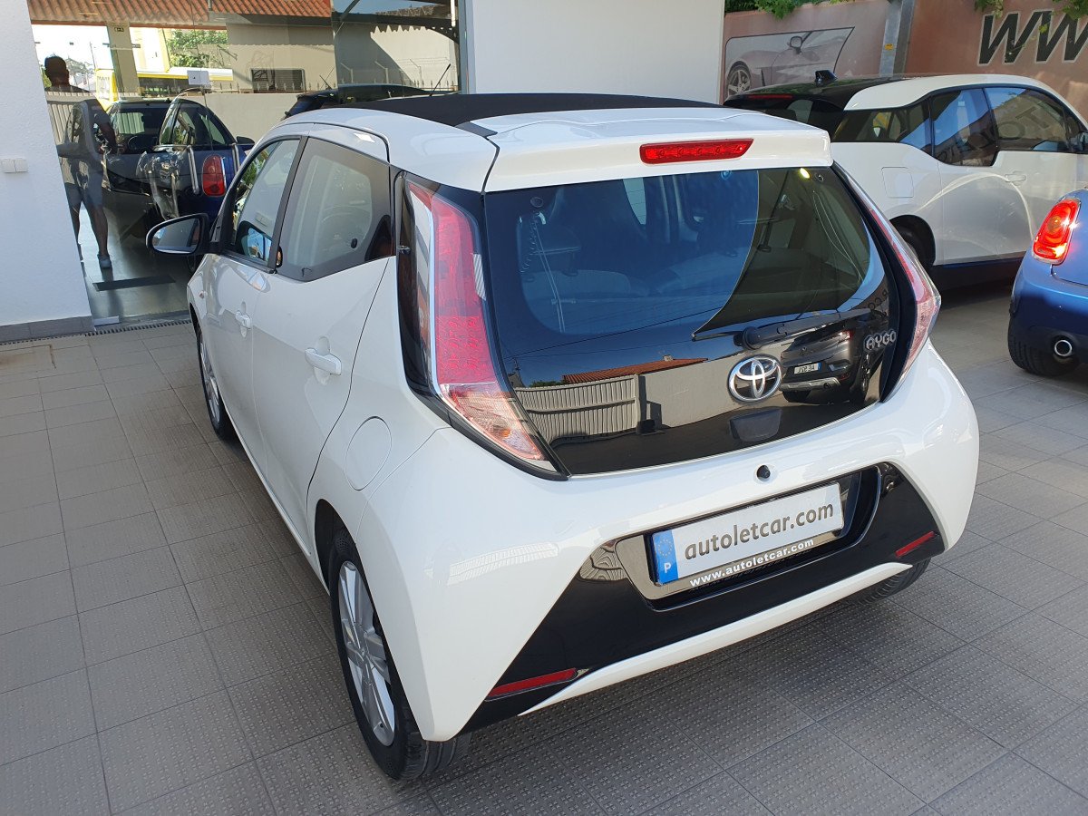 TOYOTA AYGO 1.0 X-PLAY X-TOUCH AC PLUS