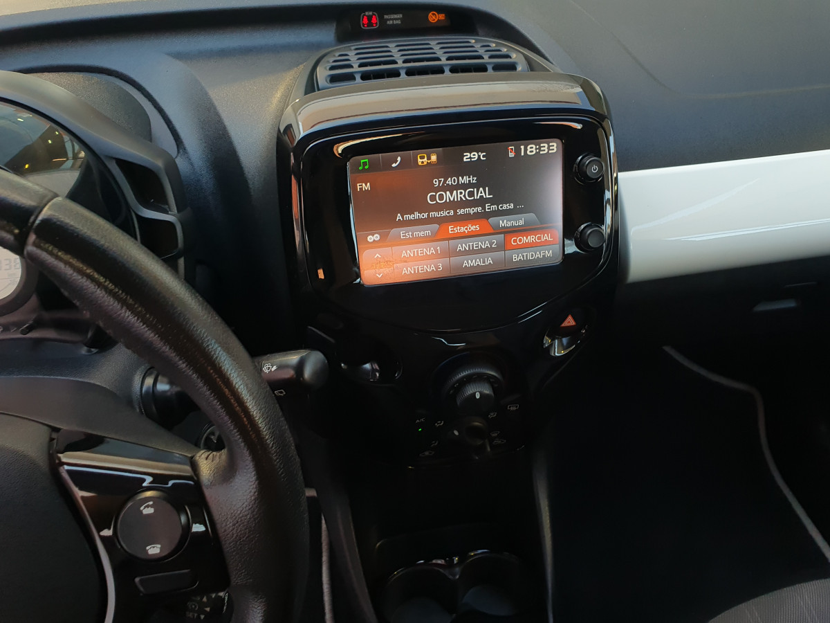 TOYOTA AYGO 1.0 X-PLAY X-TOUCH AC PLUS
