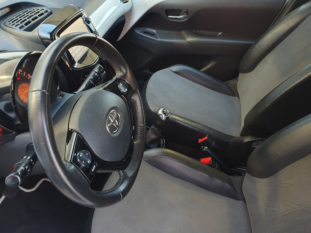 TOYOTA AYGO 1.0 X-PLAY X-TOUCH AC PLUS