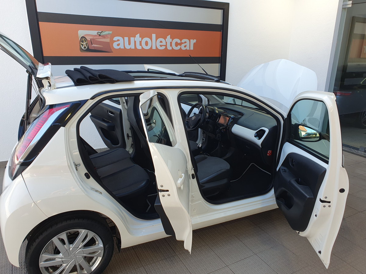 TOYOTA AYGO 1.0 X-PLAY X-TOUCH AC PLUS